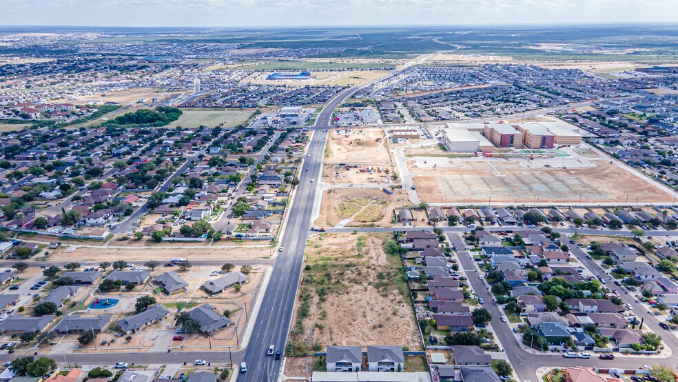 2819 Lomas Del Sur Blvd, Laredo, TX à vendre - Photo de l’immeuble – Image 3 sur 12