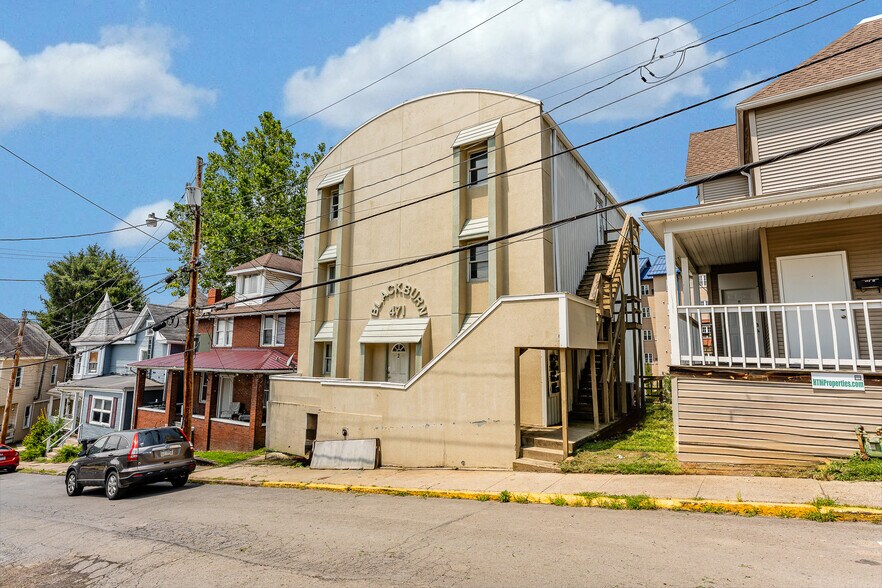 471 Dallas St, Morgantown, WV à vendre - Photo principale – Image 1 sur 2
