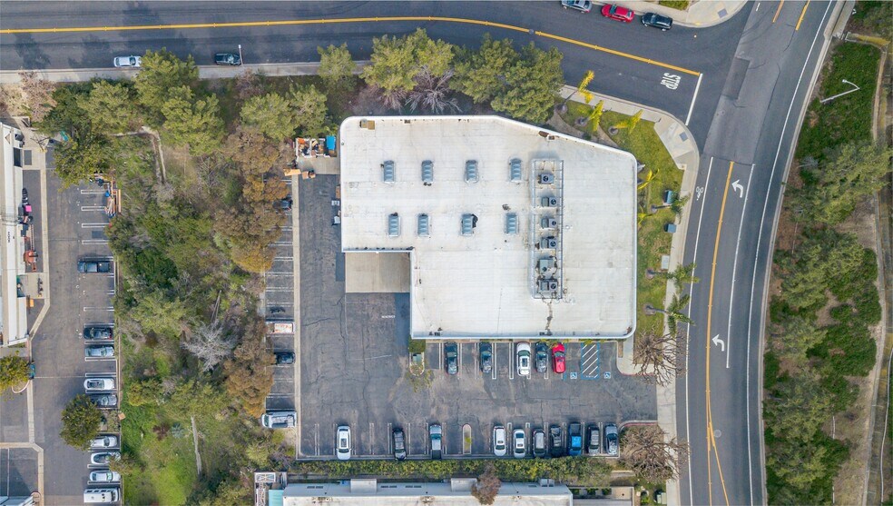 1000 Calle Amanecer, San Clemente, CA à vendre - Photo de l’immeuble – Image 2 sur 31