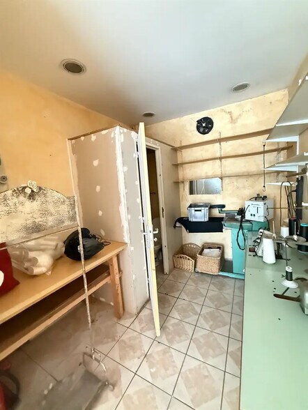 Local commercial dans Paris à louer - Photo de l’immeuble – Image 1 sur 4