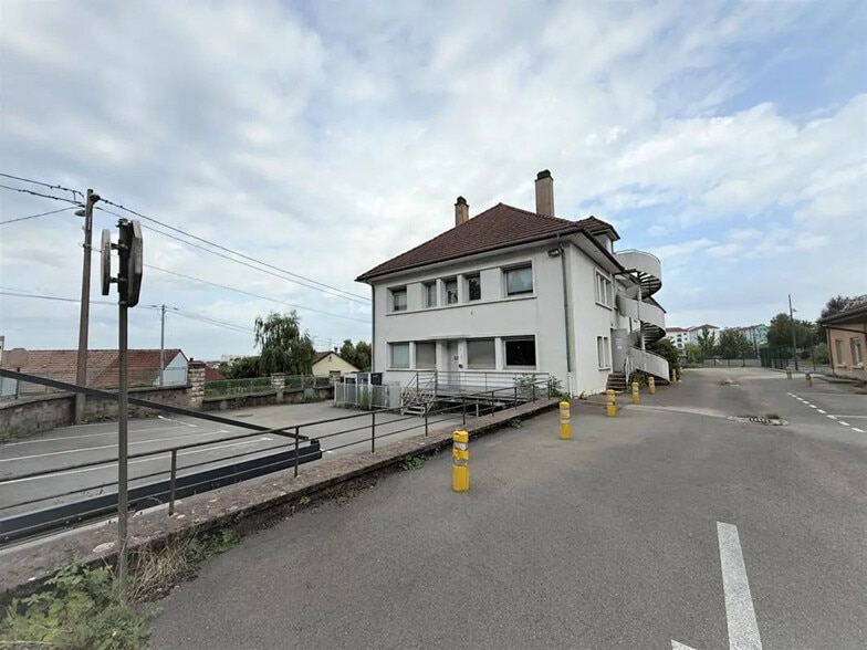 Bureau dans Besançon à vendre - Photo de l’immeuble – Image 2 sur 18