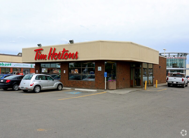 13815 127 St, Edmonton, AB à louer - Photo de l’immeuble – Image 3 sur 5