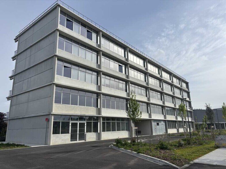 Bureau dans Villenave-d'Ornon à louer - Photo de l’immeuble – Image 1 sur 10