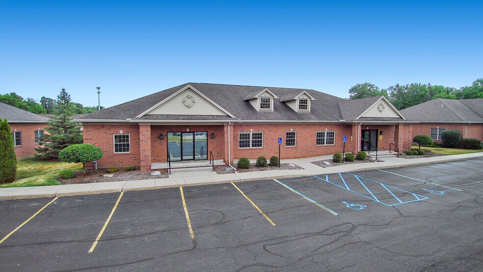 2720 Centennial Rd, Toledo, OH à vendre - Photo principale – Image 1 sur 42