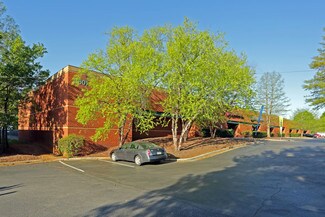 Plus de détails pour 6601 Hillsborough St, Raleigh, NC - Local d'activités à louer