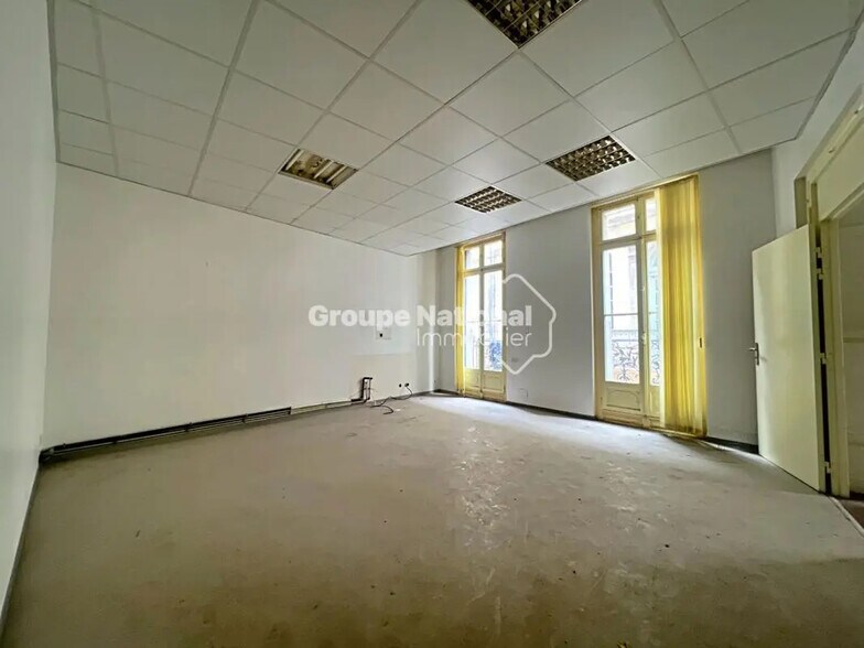 Local commercial dans Sommières à vendre - Photo de l’immeuble – Image 2 sur 14
