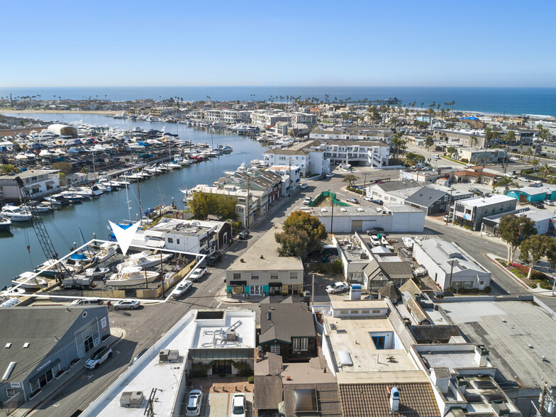 2820 Lafayette Rd, Newport Beach, CA à louer - Photo de l’immeuble – Image 1 sur 8