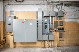 Plus de détails pour 337 Gage Av N, Hamilton, ON - Industriel/Logistique à vendre