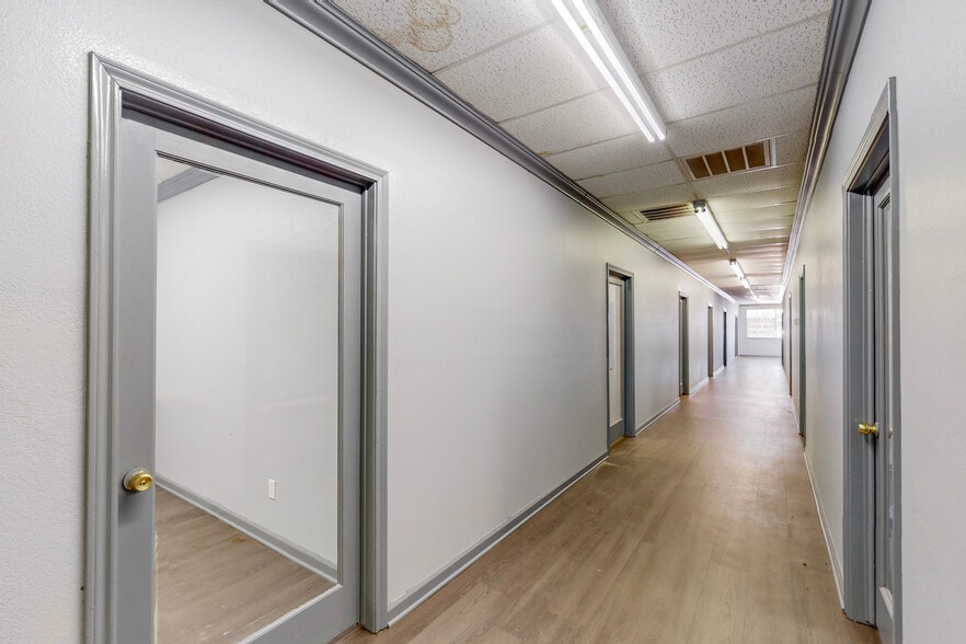 8120 White Settlement Rd, White Settlement, TX à louer - Photo intérieure – Image 2 sur 9