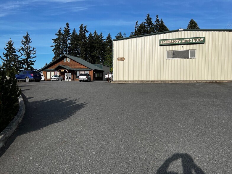 1935 W Edgewood Dr, Port Angeles, WA à vendre - Photo de l’immeuble – Image 1 sur 13
