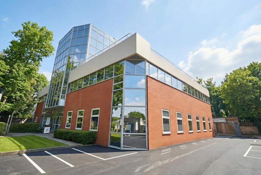 22-23 Quai Du President Carnot, Saint-Cloud à vendre - Photo de l’immeuble – Image 1 sur 12