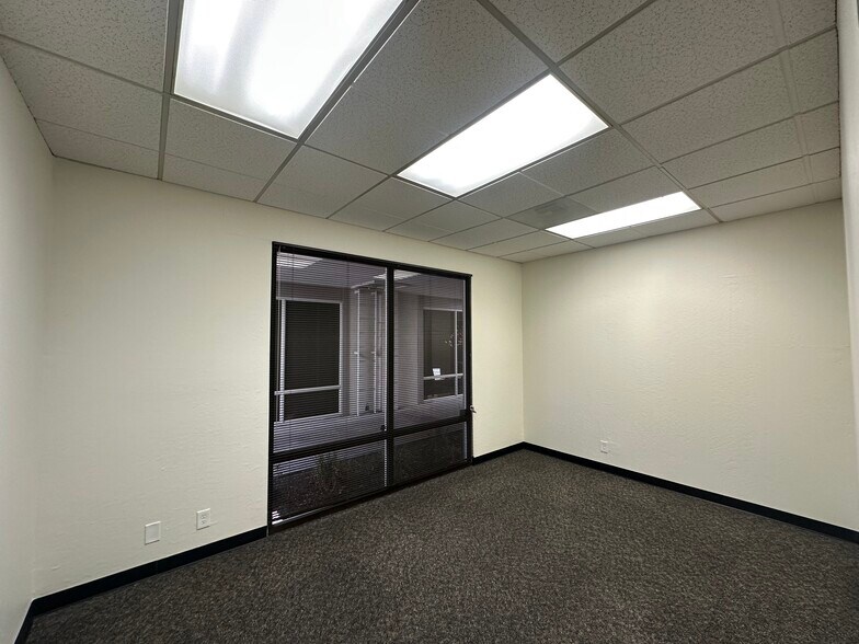 349 Cobalt Way, Sunnyvale, CA à louer - Photo intérieure – Image 3 sur 8