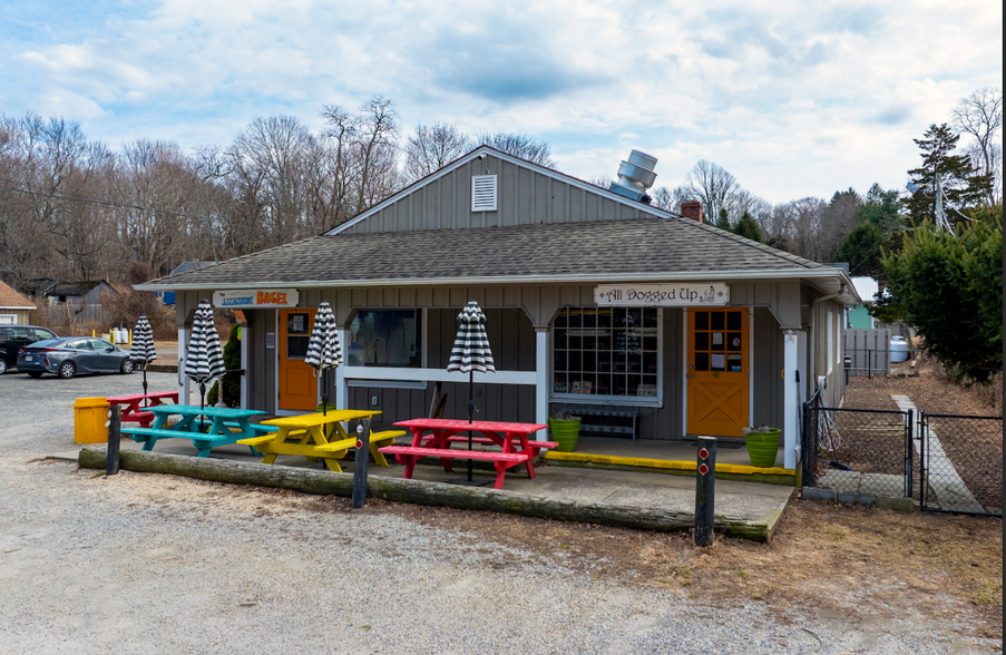 25 West Neck Rd, Shelter Island, NY à vendre - Photo de l’immeuble – Image 2 sur 31