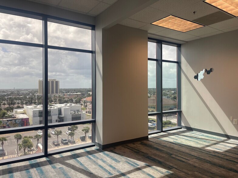 320 1st St N, Jacksonville Beach, FL à louer - Photo de l’immeuble – Image 3 sur 13