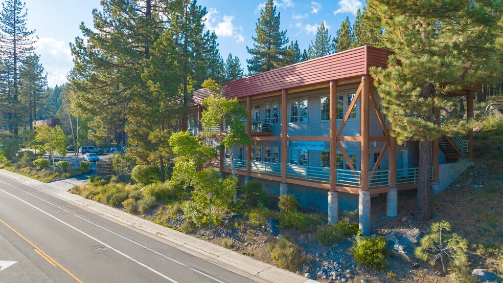 12010 Donner Pass Rd, Truckee, CA à vendre - Photo de l’immeuble – Image 1 sur 10