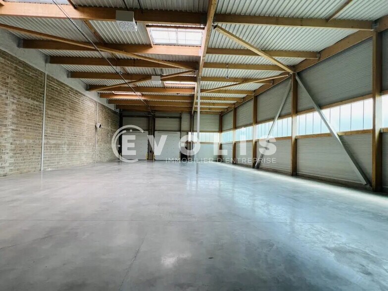Bureau dans Coupvray à louer - Photo de l’immeuble – Image 2 sur 9