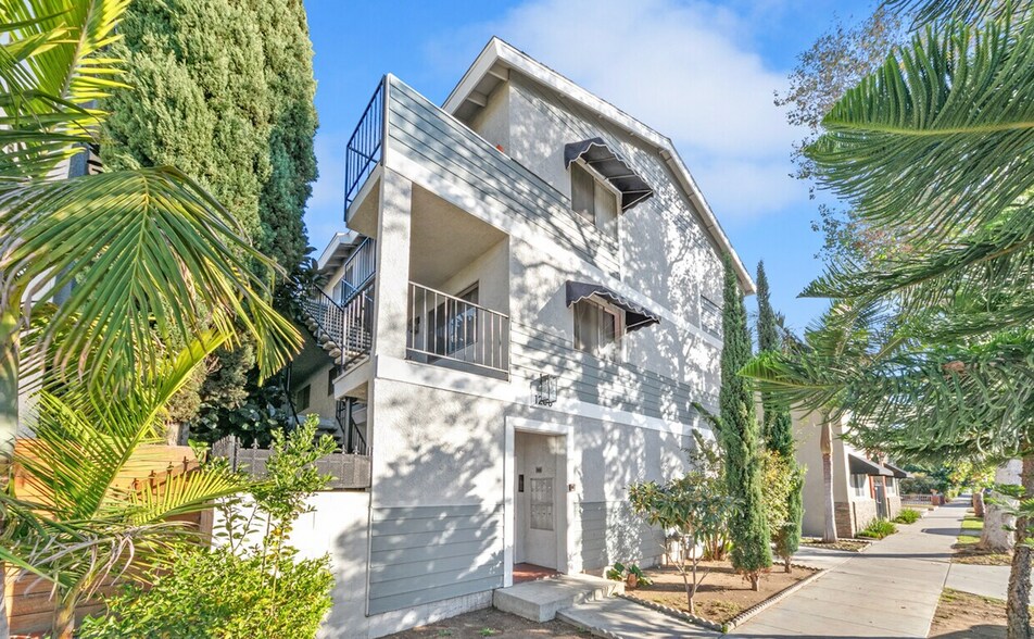 1206 Gladys Ave, Long Beach, CA à vendre - Photo de l’immeuble – Image 2 sur 9