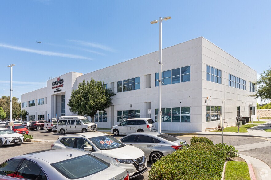 2901 Sillect Ave, Bakersfield, CA à vendre - Photo de l’immeuble – Image 2 sur 12