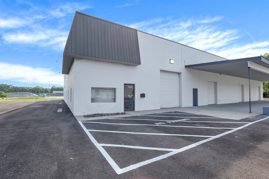 2211 S James Rd, Columbus, OH à louer - Photo de l’immeuble – Image 3 sur 6