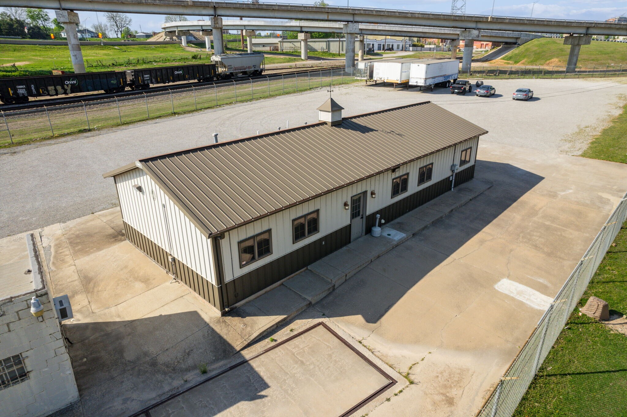 212 W Heavy Traffic Way, Tulsa, OK à louer Photo de l’immeuble– Image 1 sur 13