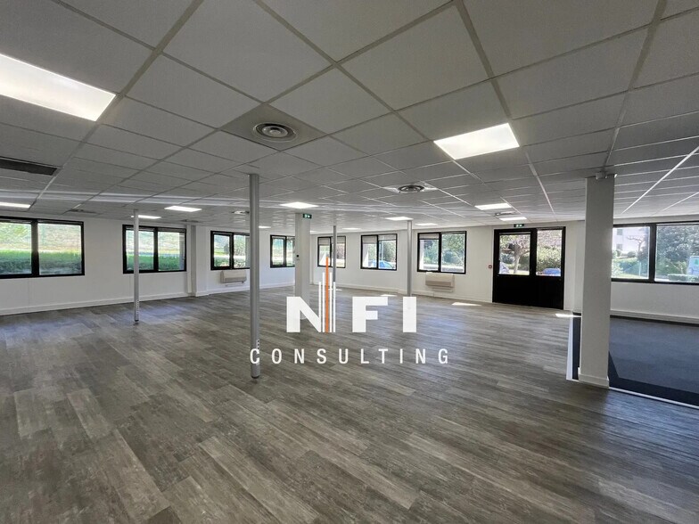 Bureau dans Valbonne à louer - Photo de l’immeuble – Image 2 sur 6