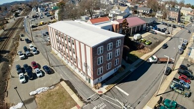 22 S 2nd St, Emmaus, PA à louer Photo intérieure– Image 1 sur 29