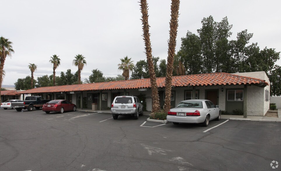 81709 Doctor Carreon Blvd, Indio, CA à louer - Photo de l’immeuble – Image 3 sur 8