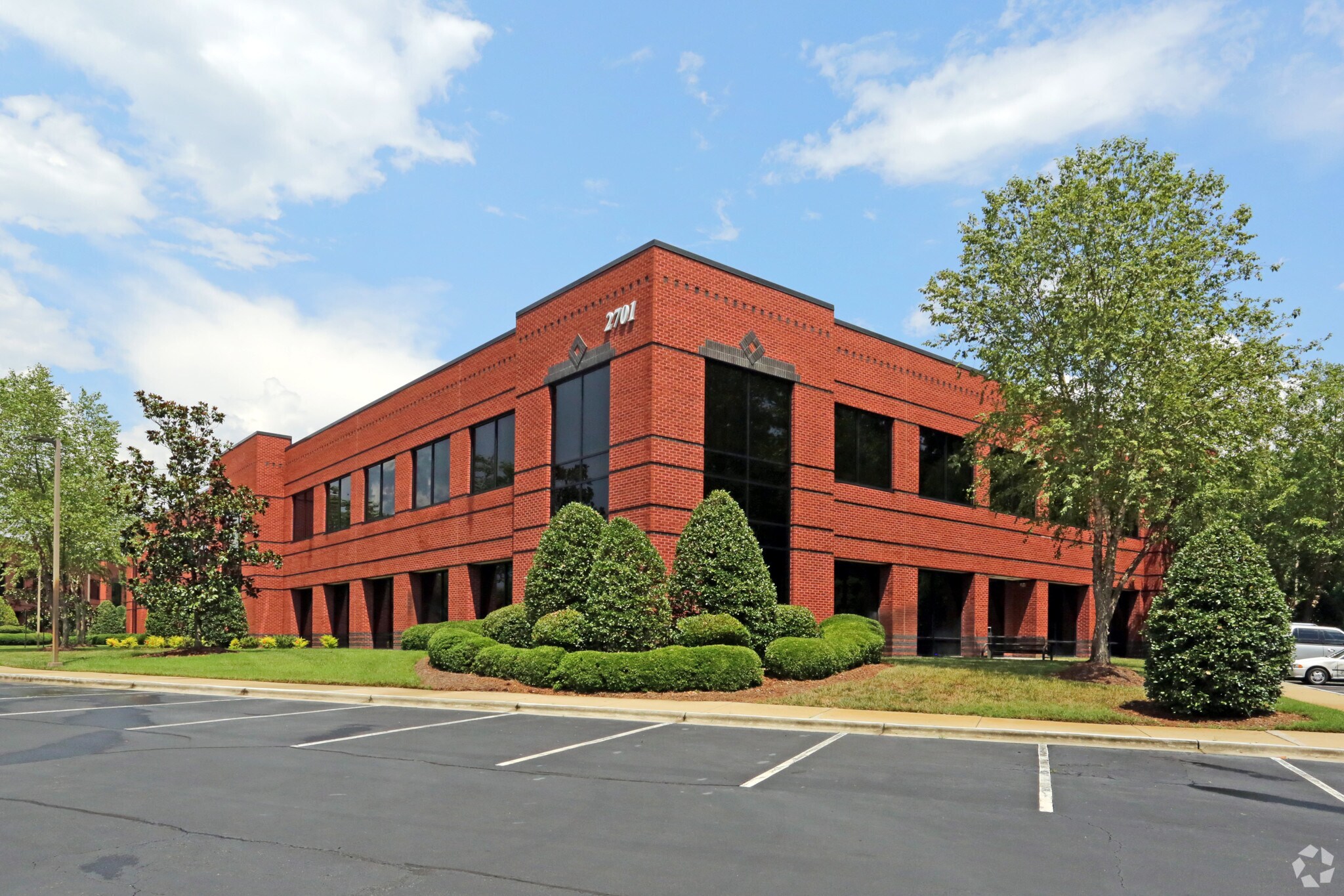 2701 Aerial Center Pky, Morrisville, NC à louer Photo principale– Image 1 sur 23