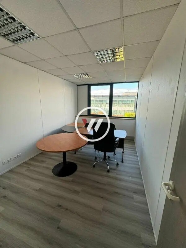 Bureau dans Roissy-en-France à louer Photo intérieure– Image 1 sur 8