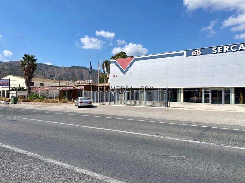 Industriel/Logistique dans Orihuela à vendre - Photo de l’immeuble – Image 1 sur 12