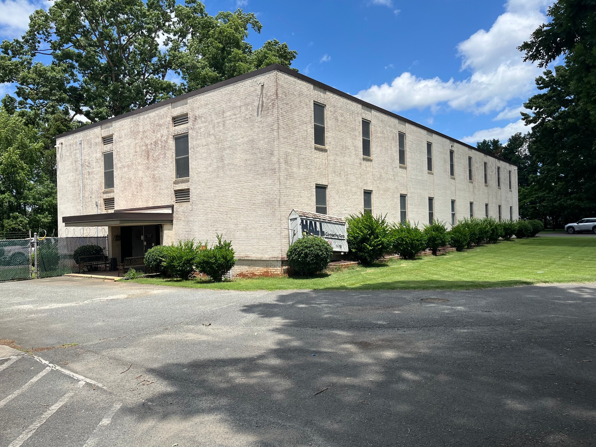 6415 Lakeview Rd, Charlotte, NC à vendre Photo principale– Image 1 sur 17