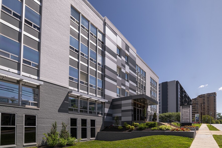 200 E Joppa Rd, Towson, MD à louer - Photo de l’immeuble – Image 3 sur 19
