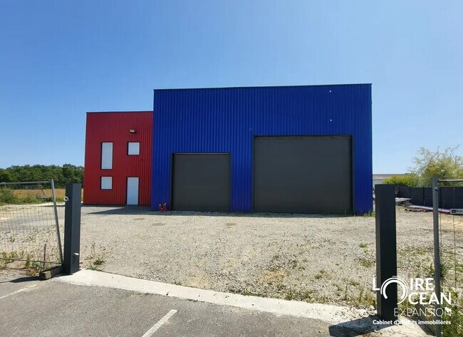 Plus de détails pour Local d’activités à vendre