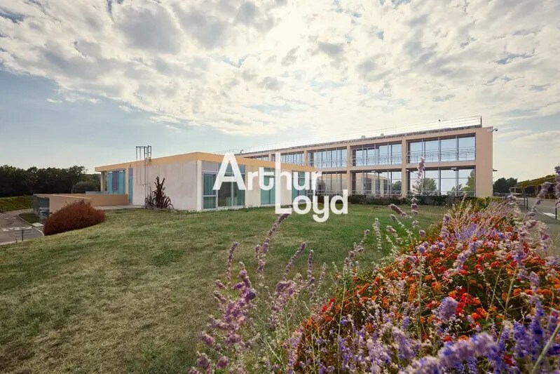 Bureau dans SOPHIA ANTIPOLIS à louer - Photo de l’immeuble – Image 1 sur 12