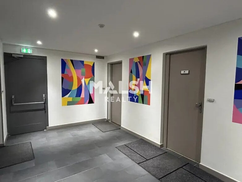 Bureau dans Lyon à louer - Hall d’entrée – Image 3 sur 11