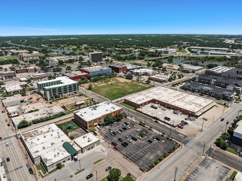 401 S 3rd St, Waco, TX à vendre - Photo de l’immeuble – Image 2 sur 6