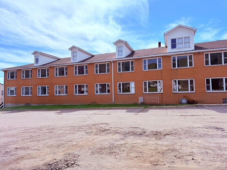 834 3rd St, New Martinsville, WV à vendre - Photo de l’immeuble – Image 3 sur 11
