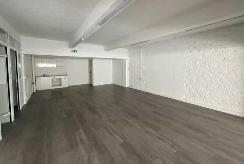 Bureau dans Montreuil à louer - Photo de l’immeuble – Image 3 sur 4