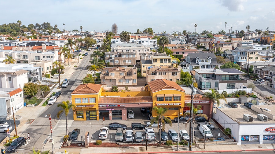 1414 Pacific Coast Hwy, Hermosa Beach, CA à vendre - Photo principale – Image 1 sur 12