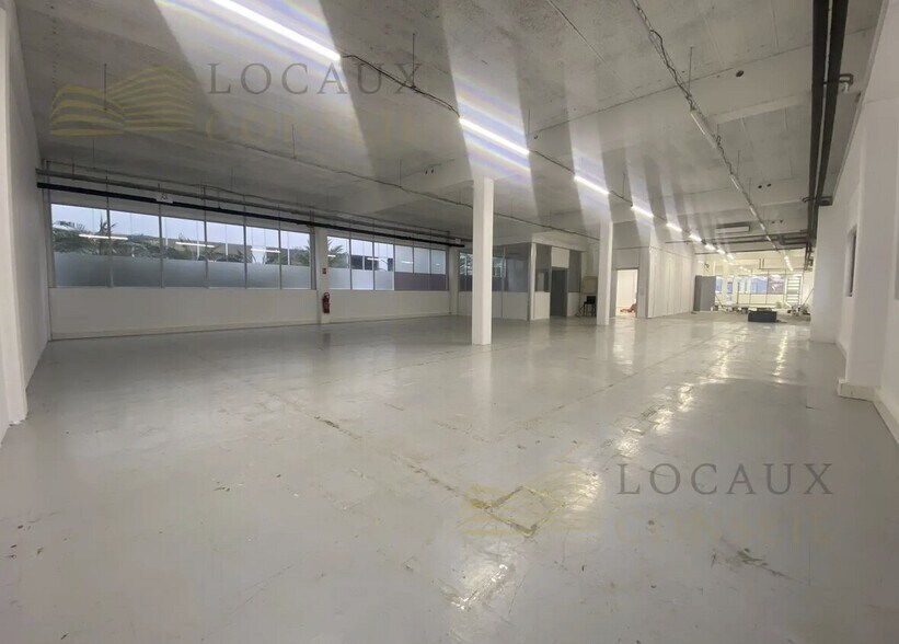 Local commercial dans Bezons à louer - Photo intérieure – Image 2 sur 9