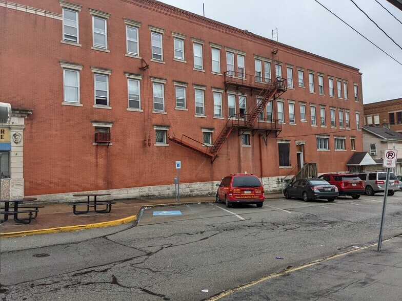 126 N Main St, Butler, PA à louer - Photo de l’immeuble – Image 3 sur 31