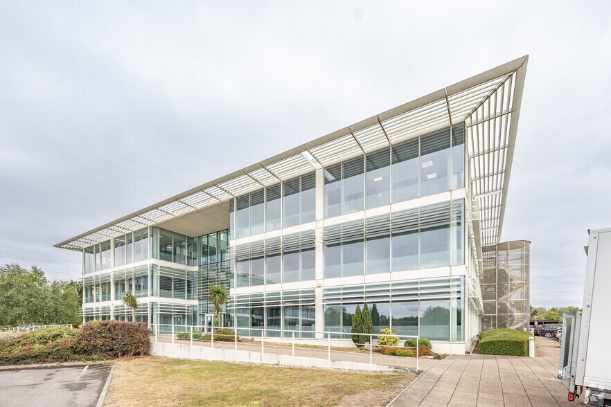 Whitehill Way, Swindon à louer - Photo de l’immeuble – Image 3 sur 4