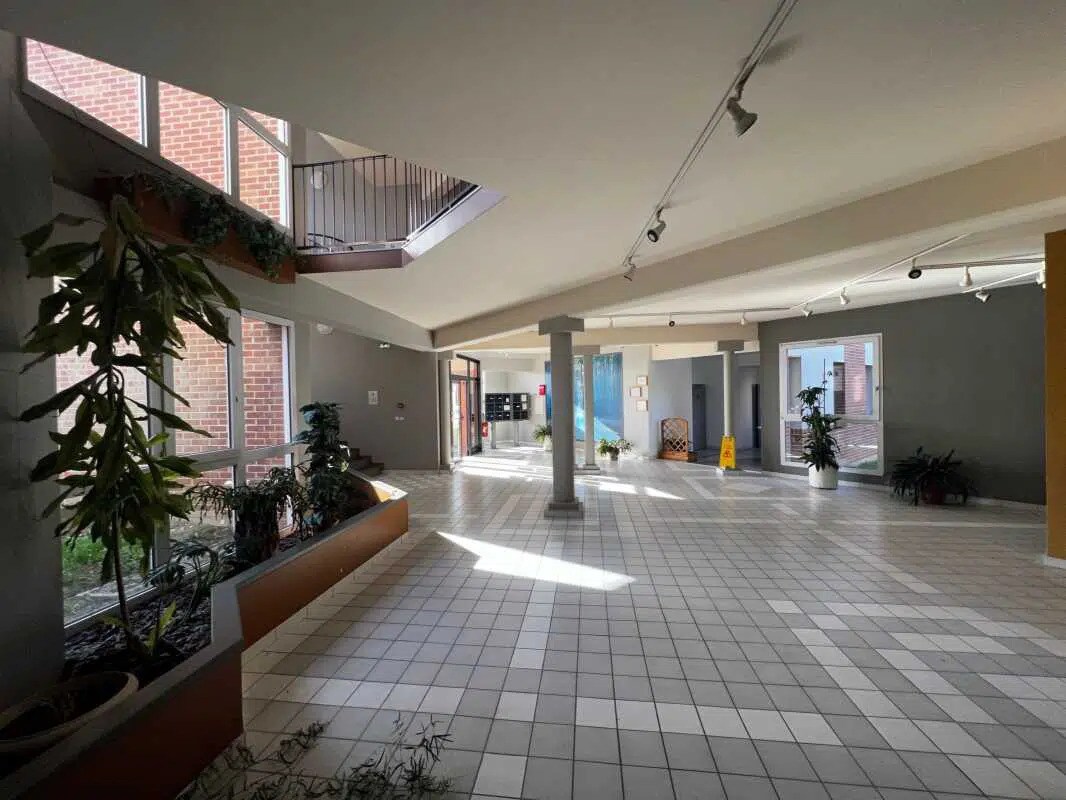 Bureau dans Saint-Laurent-Blangy à louer Hall d’entrée– Image 1 sur 5