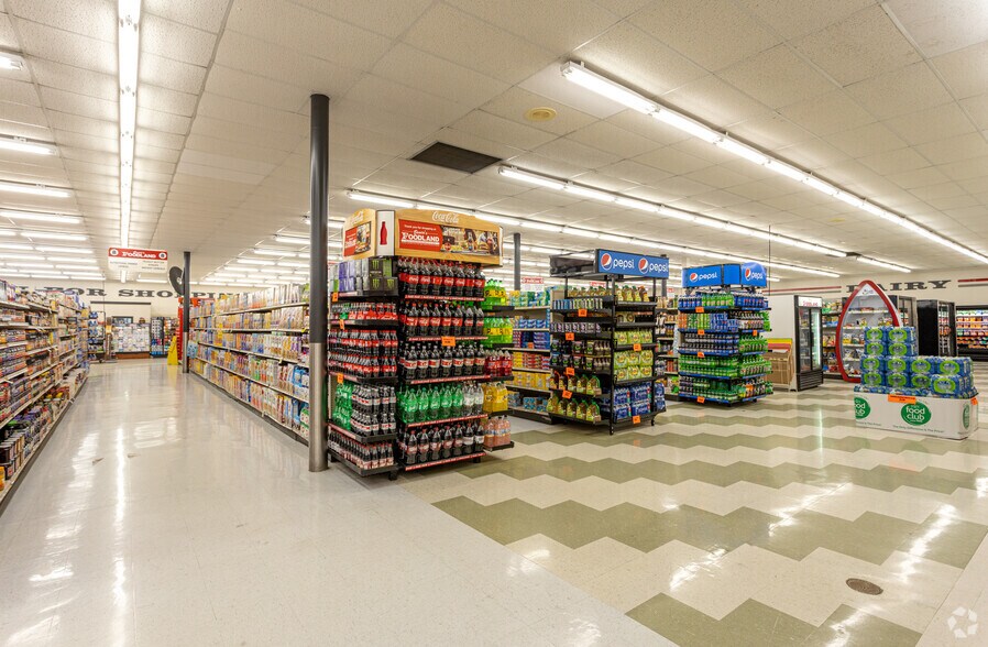 42950 US Highway 72, Stevenson, AL à louer - Photo intérieure – Image 3 sur 20
