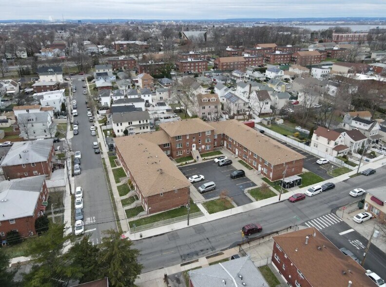 646-662 Port Richmond Ave, Staten Island, NY à vendre - Aérien – Image 2 sur 15