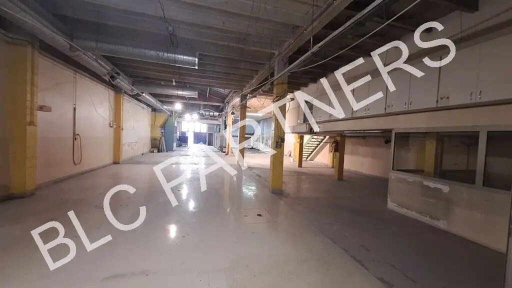 Local d’activités dans Paris à louer Photo de l’immeuble– Image 1 sur 8