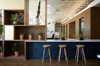 Plus de détails pour 329 S Main St, Fort Worth, TX - Bureau à louer