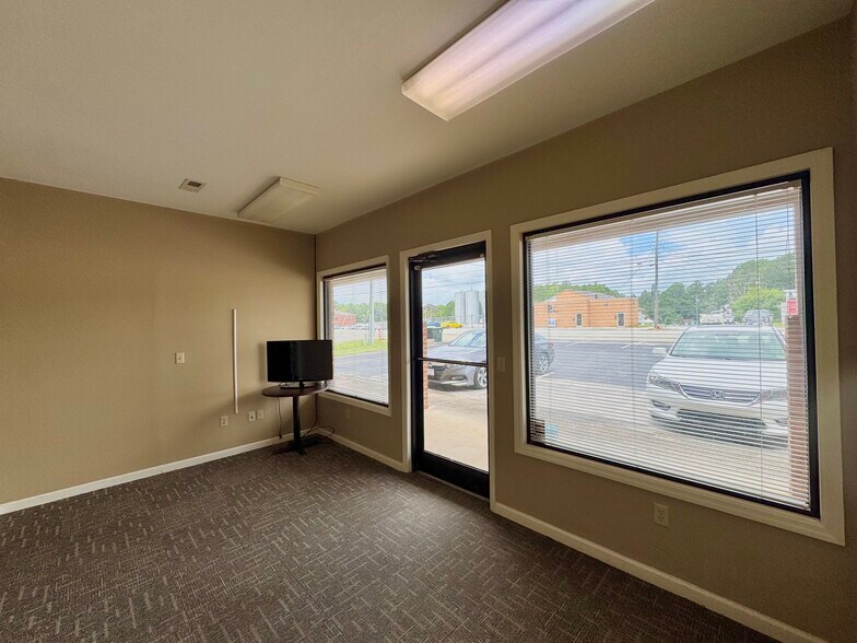 1301-1385 W Danville St, South Hill, VA à louer - Photo de l’immeuble – Image 3 sur 13