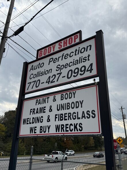 1708 Austell Rd SE, Marietta, GA à vendre - Photo de l’immeuble – Image 2 sur 17