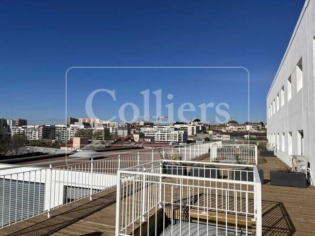Plus de détails pour Bureau à vendre